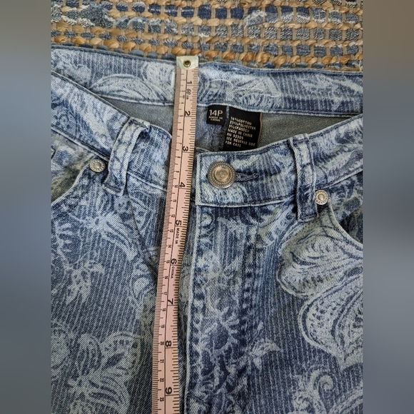 DG2 Diane Gilman Women's Jeans Cropped Flare Blue & White Allover Print SZ 14P - Picture 7 of 10